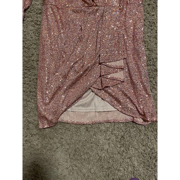 NWT Fashion to Figure Pink Sequined Long Sleeve Dress Size 1X - Picture 2 of 6